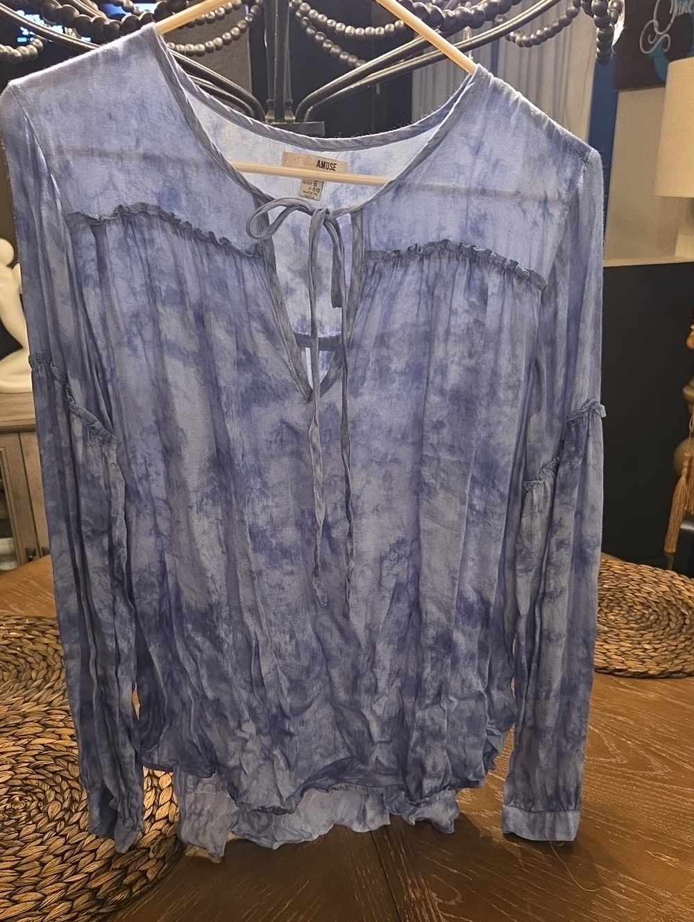 Amuse Society Blue Tie-Dye Peasant Top with Keyhole Tie